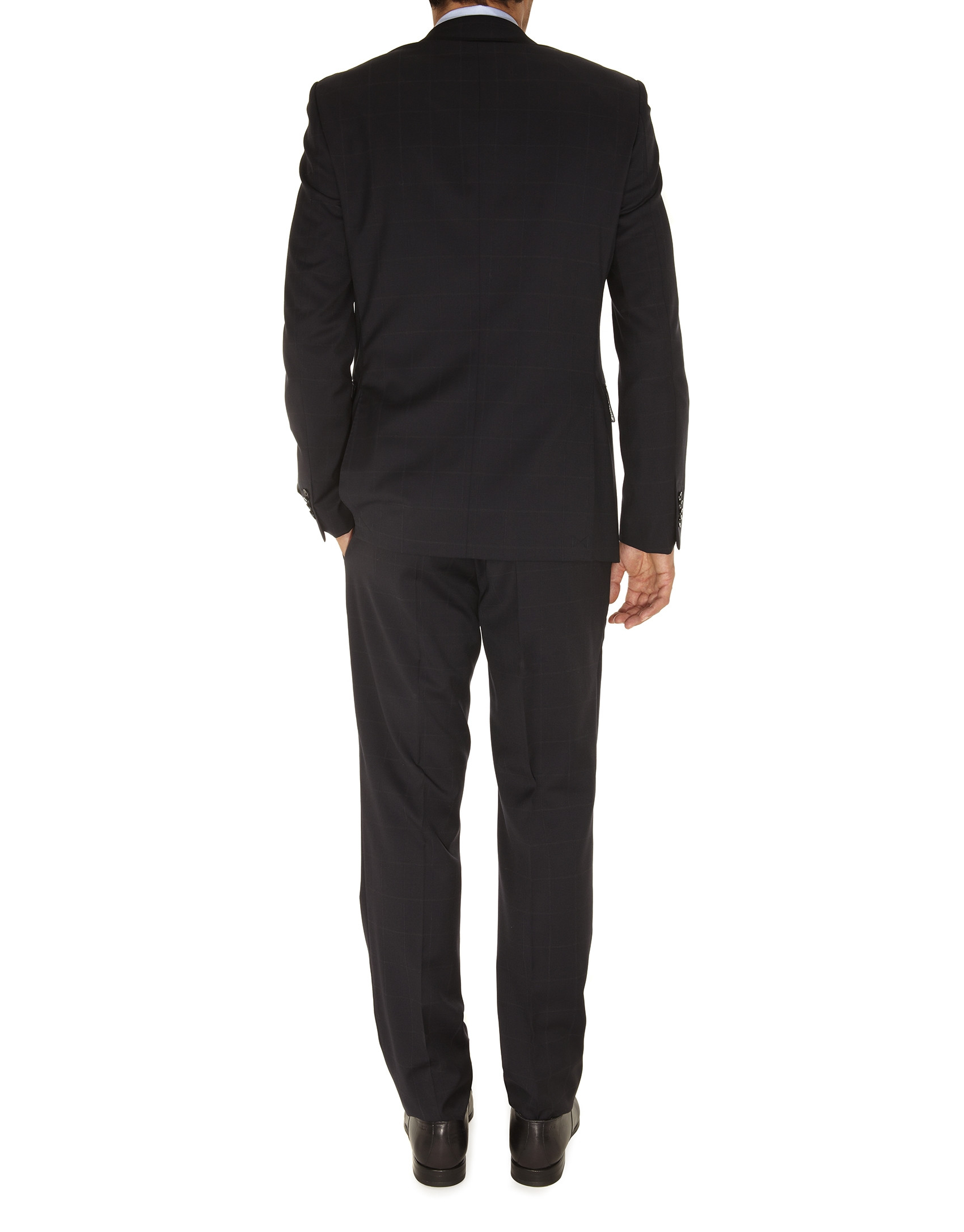 traje cuadro