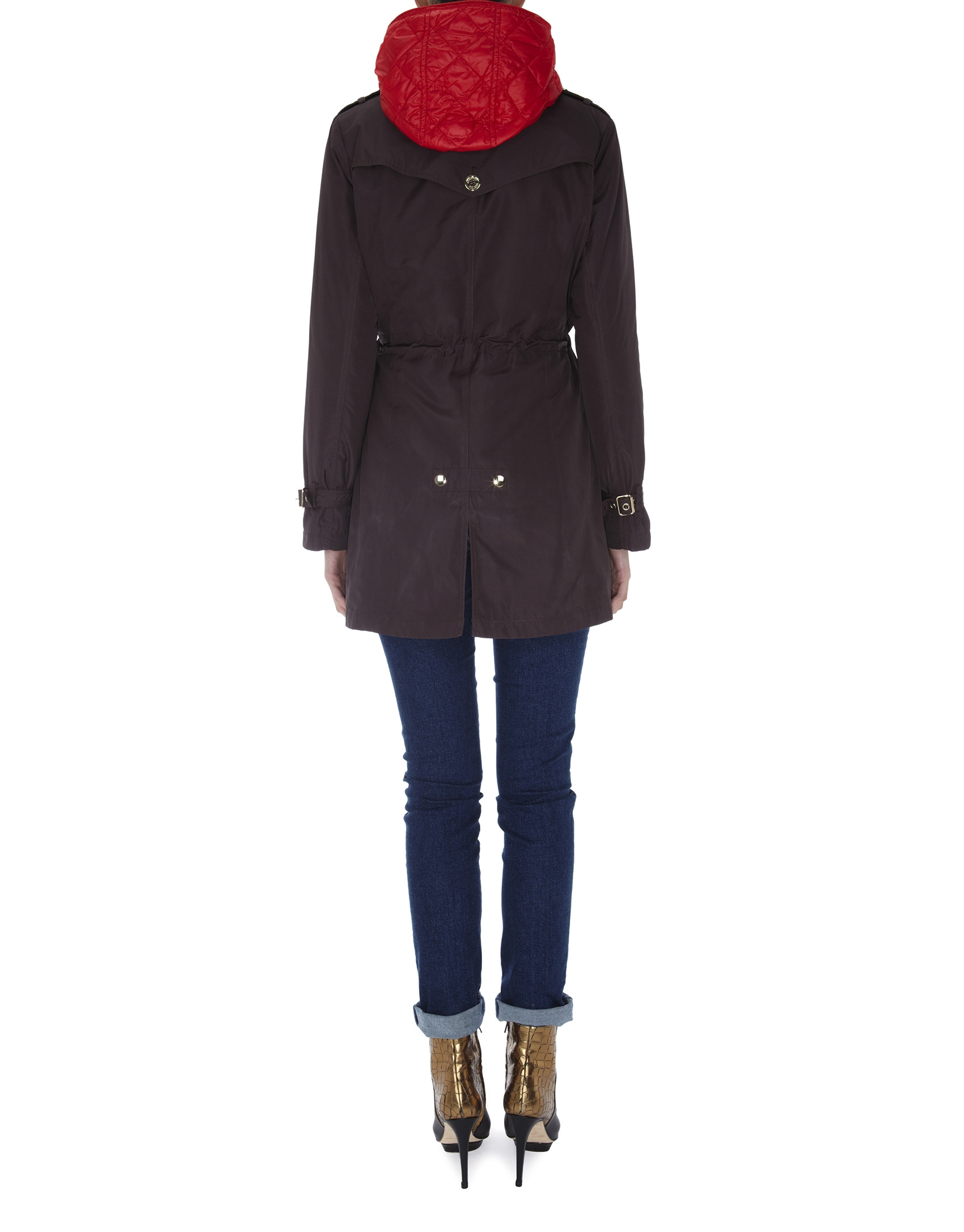 Trench marrón interior rojo extraíble