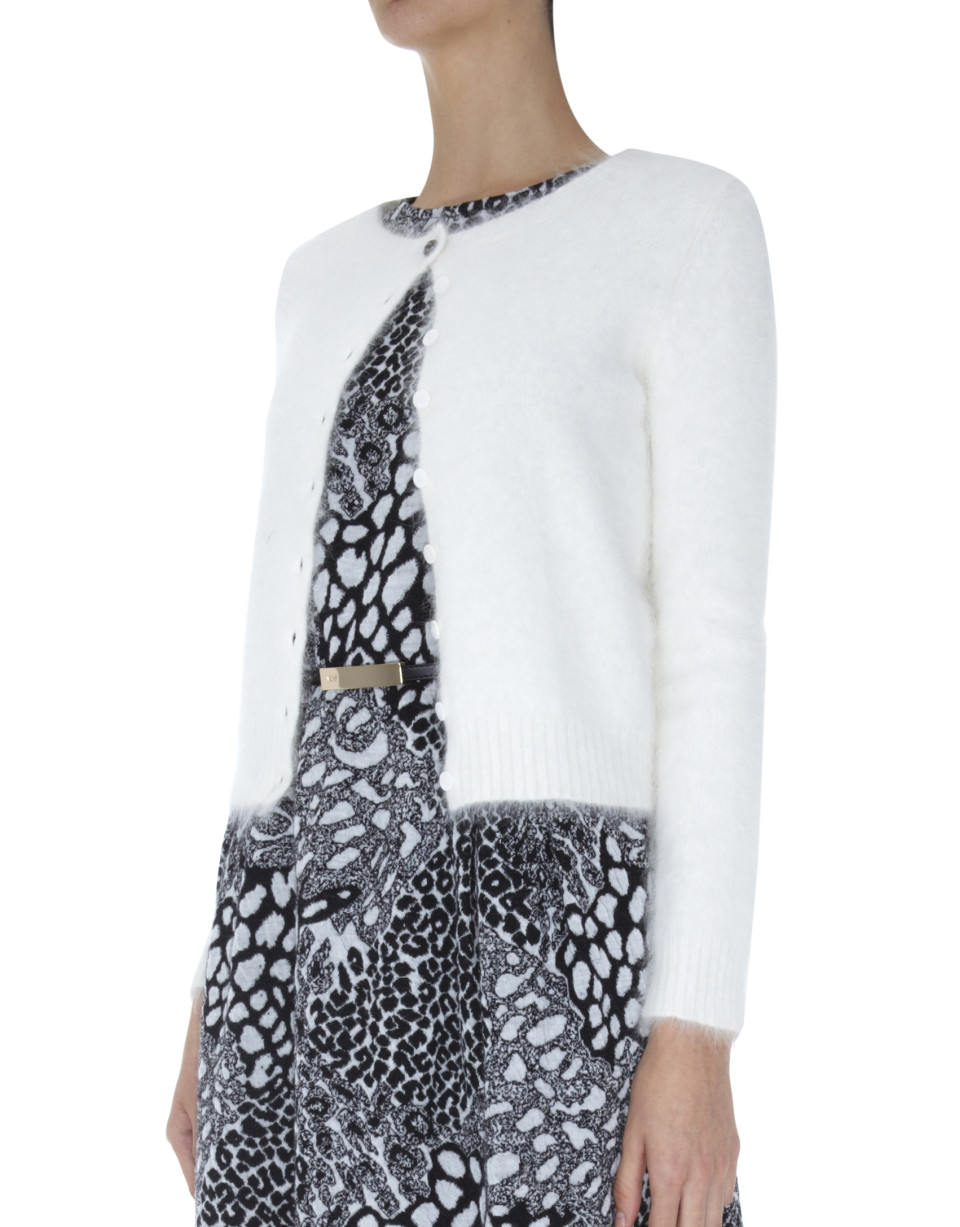 Chaqueta corta de angora en blanco roto