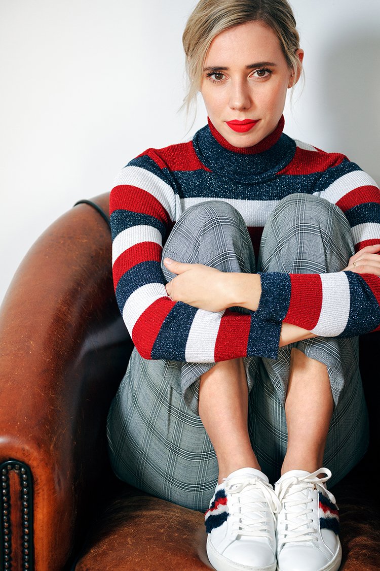 Pantalón pinzas raya diplomática / Jersey canalé brillo rojo/negro - Roberto Verino