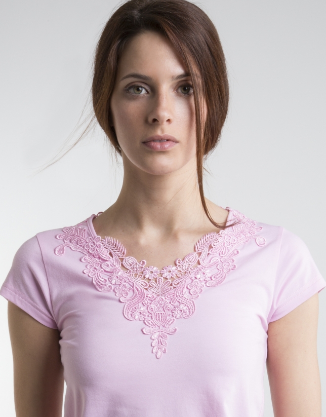 Camiseta crochet rosa