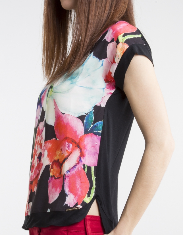 Floral print top with pleats