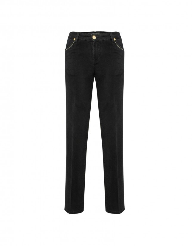 Black pants with embroidered pockets