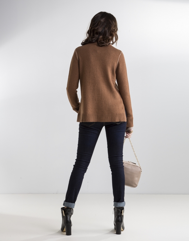 Camel sweater with zipper