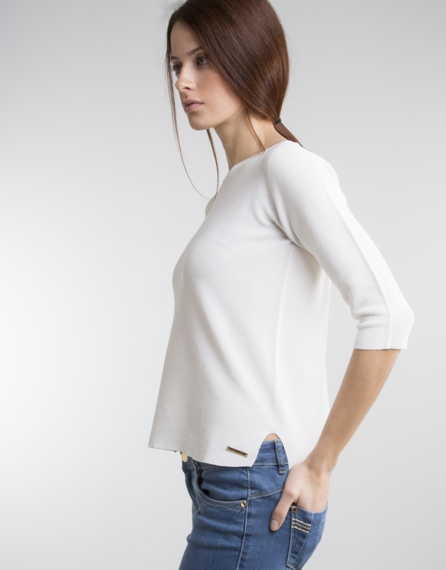 Off-white sweater with three quarter sleeves