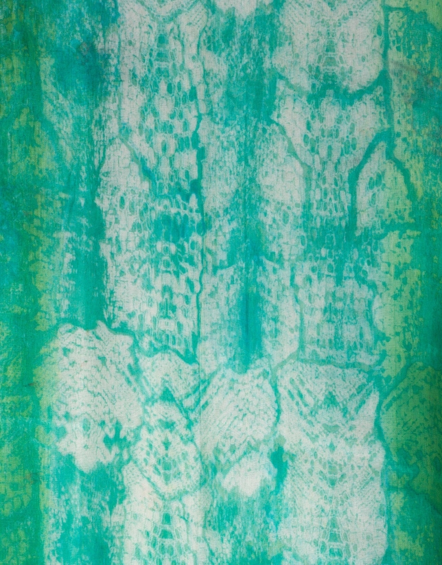 Foulard doble capa con estampado en tonos verdes y beige