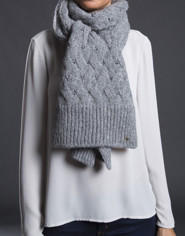 Grey knit scarf 
