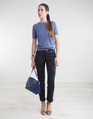 Navy blue pants with five pockets