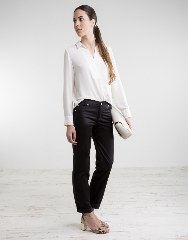 Black pants with five pockets