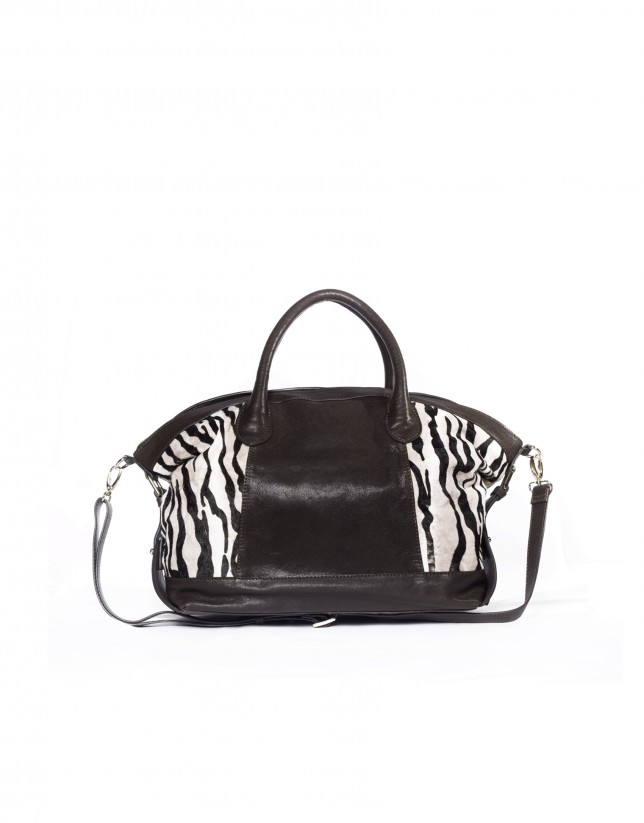 Tote in zebra print and leather.