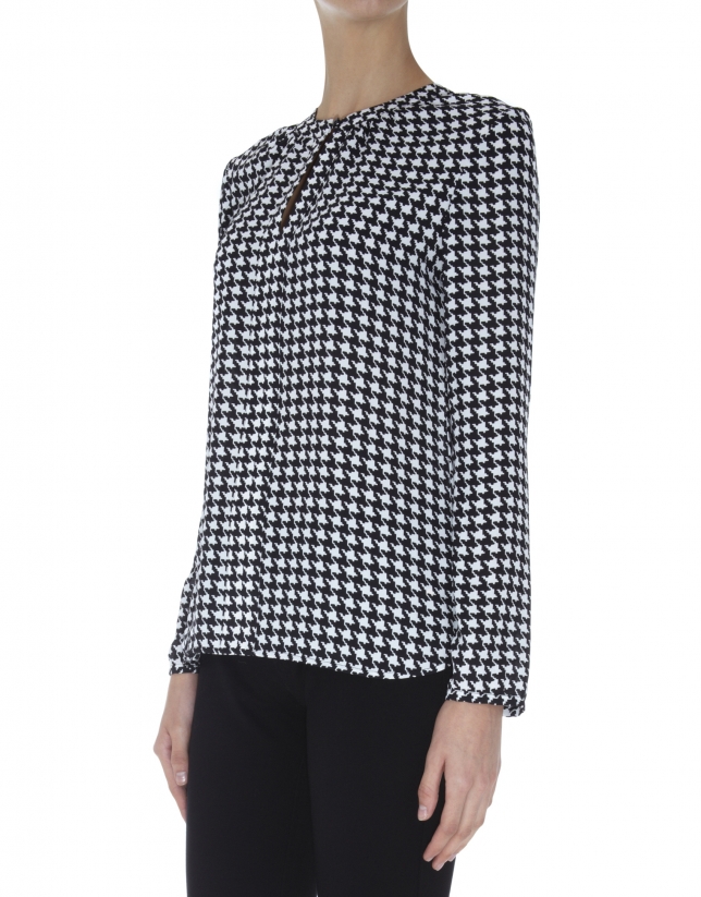 Hounds tooth print blouse 