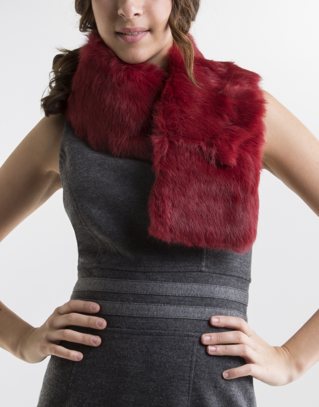 Red fur collar scarf