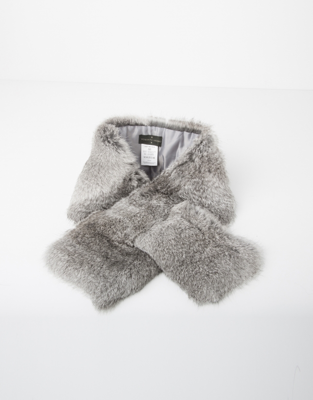 Grey fur collar scarf