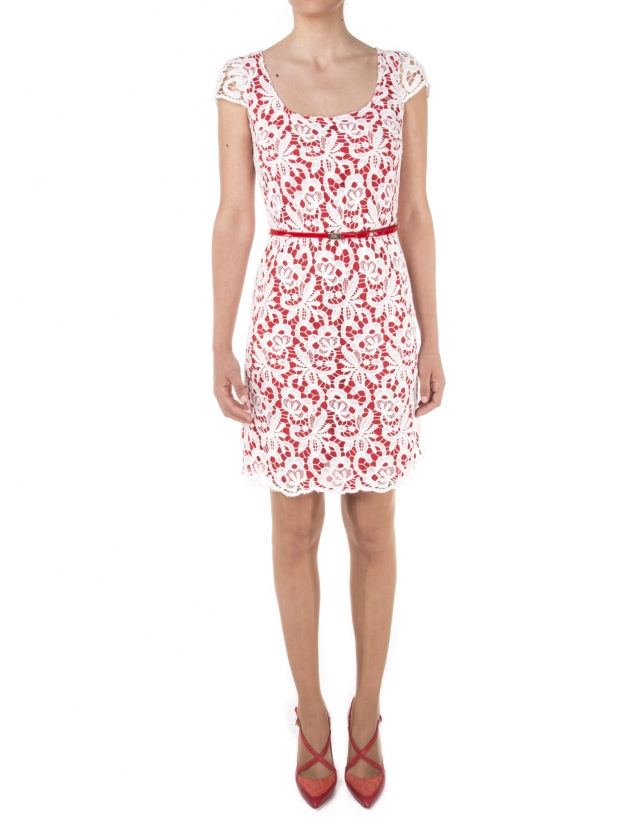 Lace short-sleeved dress with red lining