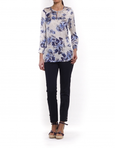 Long sleeve shirt with round neck