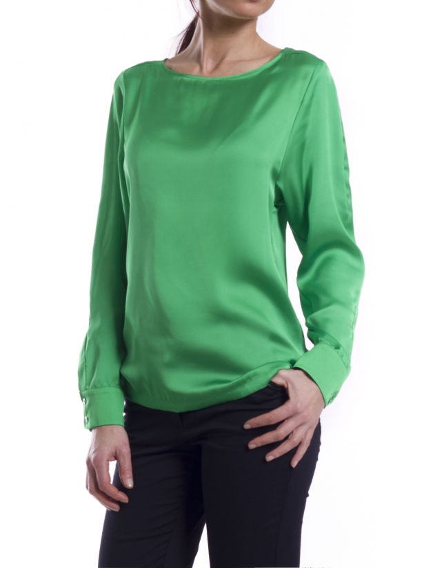 Long sleeve shirt with boat neck
