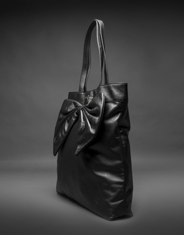 Black Napa Daisy bag