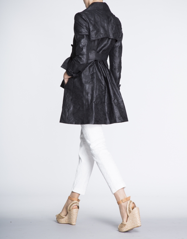 Black tech flowing trench 