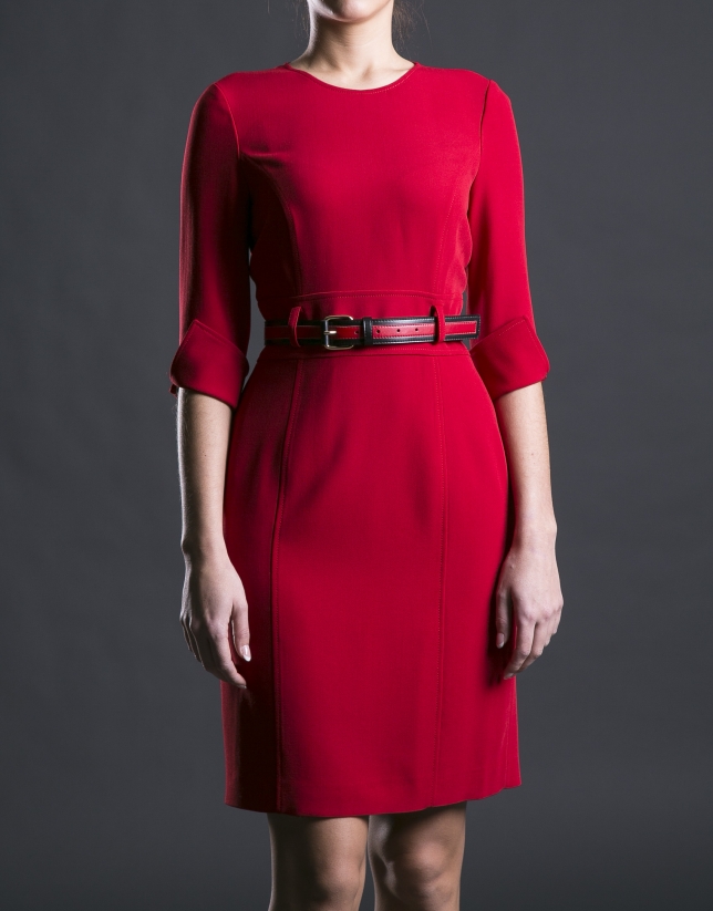Fitted red dress with belt. 