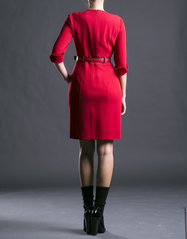 Vestido rojo entallado cinturón