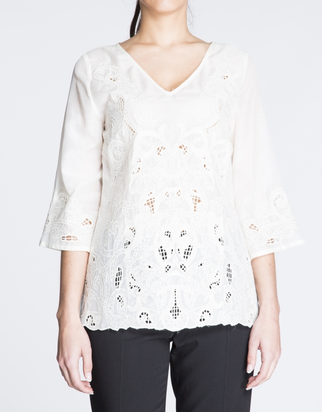 White silk and embroidered tunic 