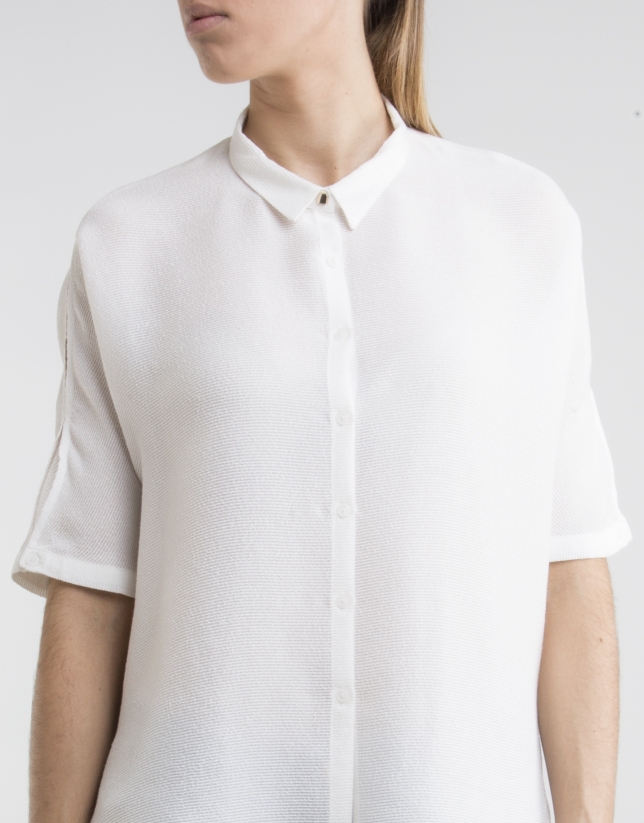 Off-white straight shirt
