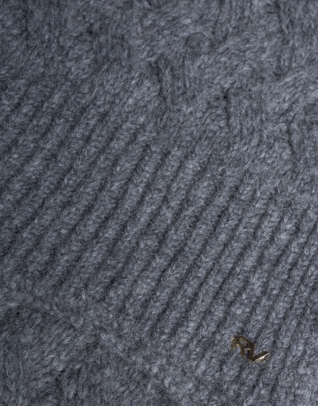 Gray knit cap 