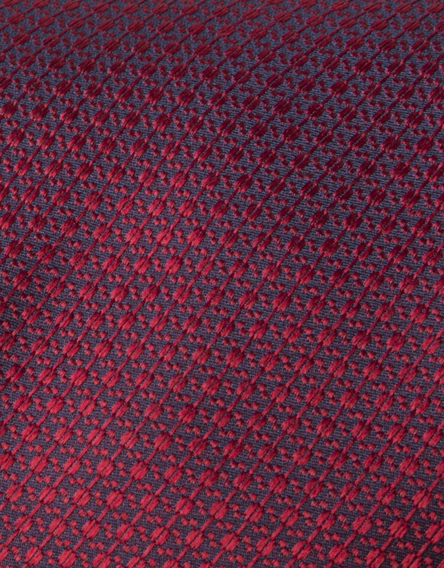 Red structured tie