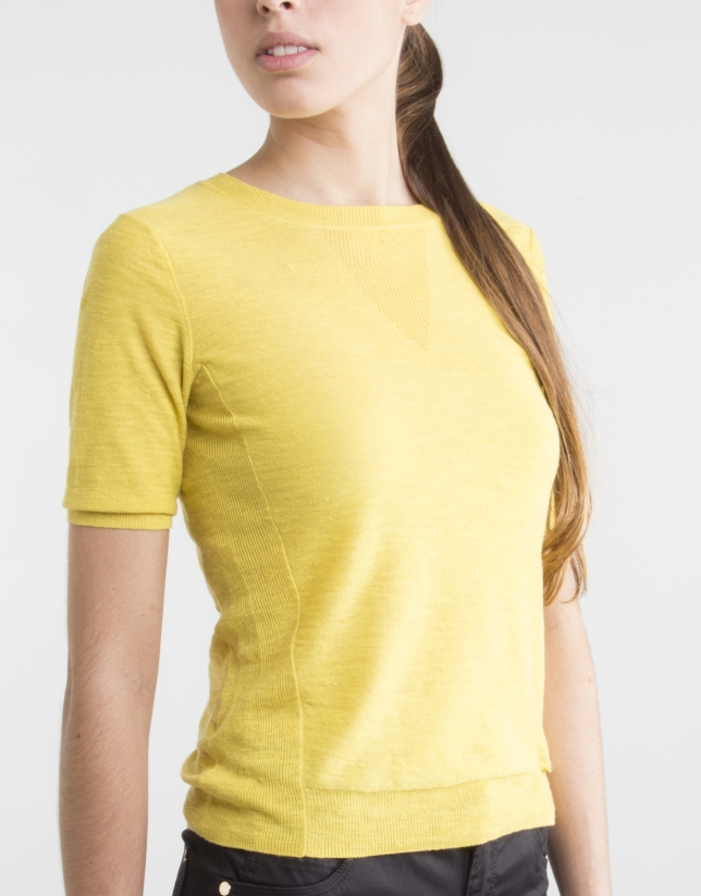Yellow sweater with short sleeves