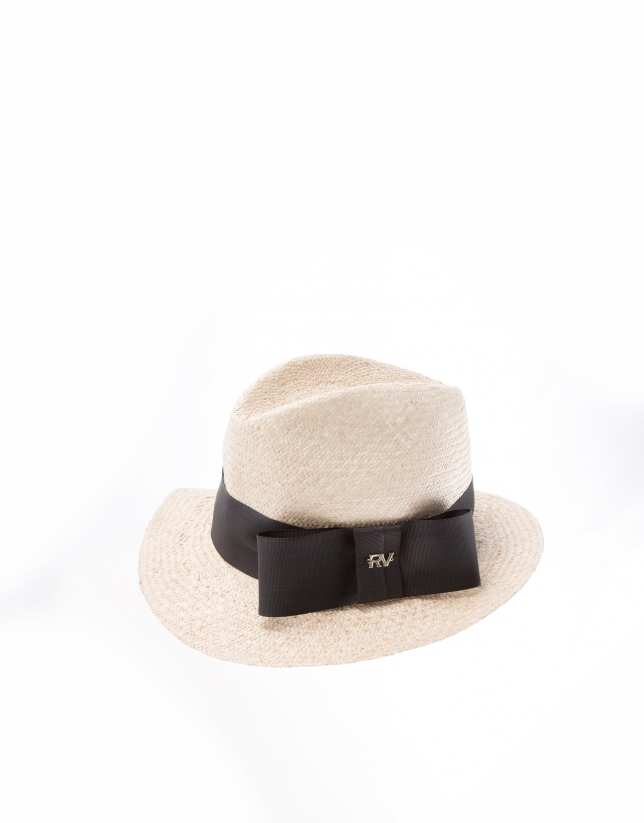 Natural raffia hat with black ribbon 