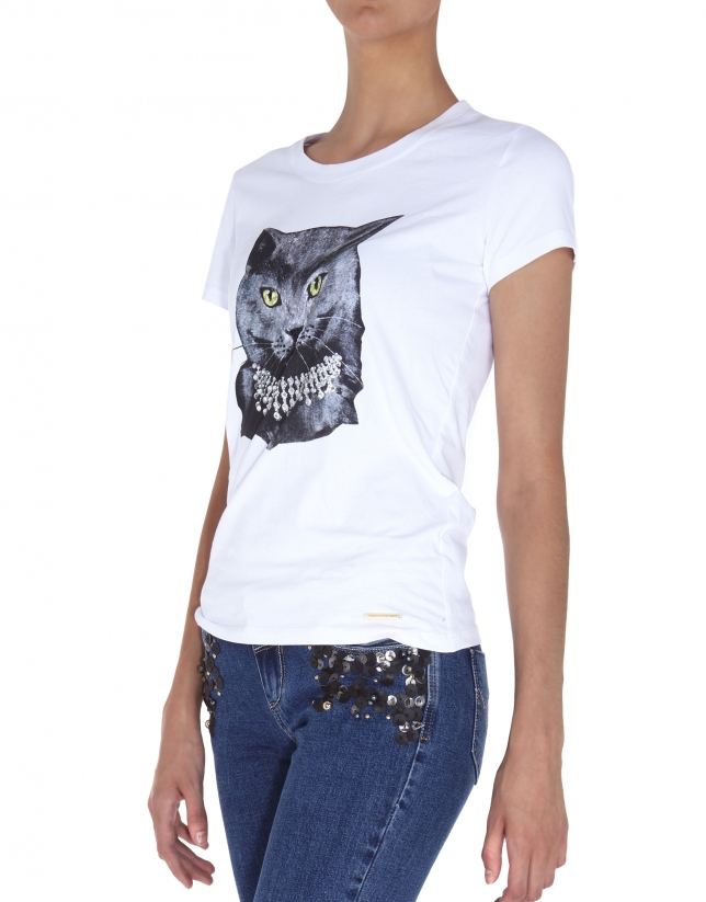 White short-sleeved top with cat design