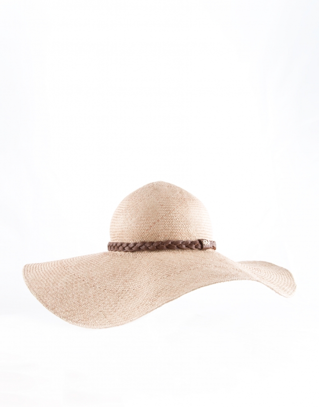 Natural raffia hat with brown leather braid 