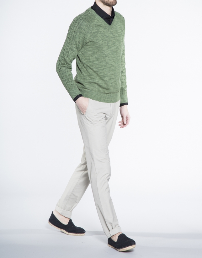 Green cable stitch V neck sweater 