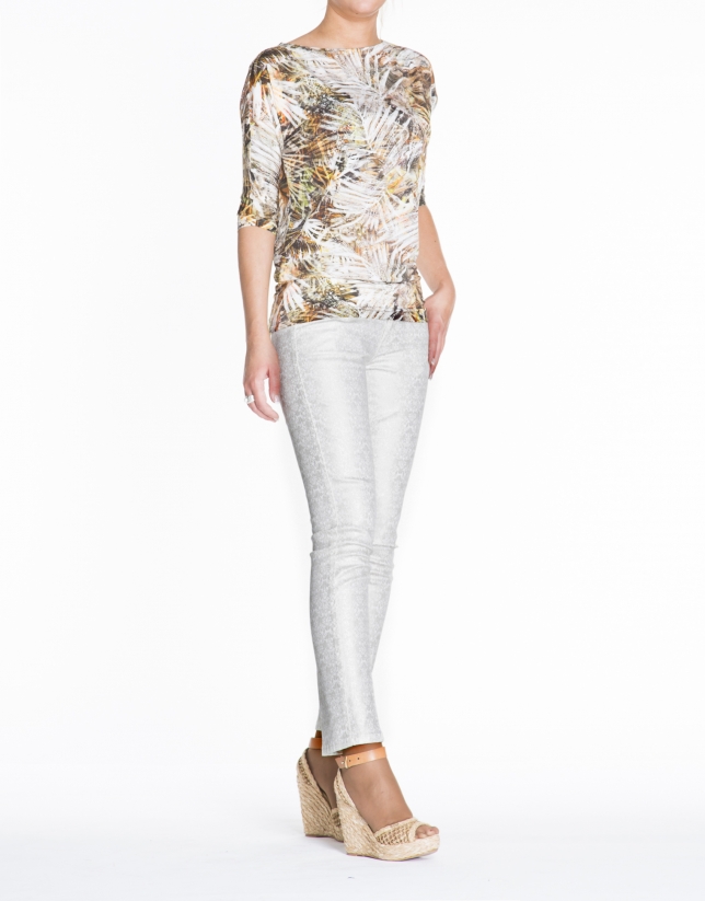Leaf print top with three-quarter sleeves