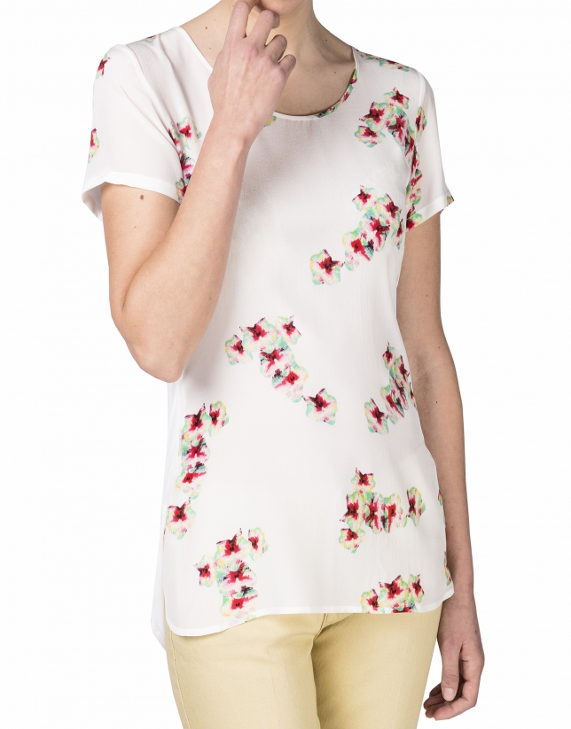Camiseta flores manga corta