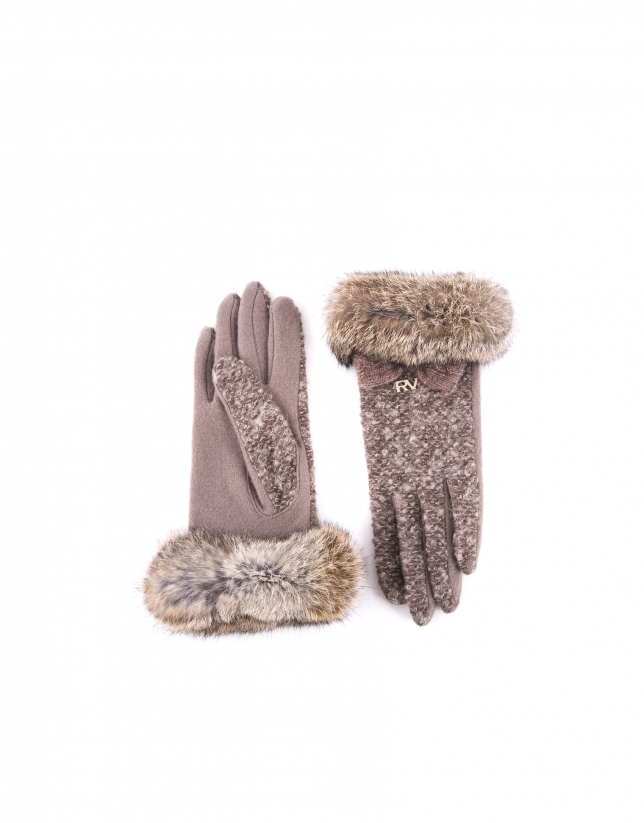 Dotted knit gloves with rabbit fur 
