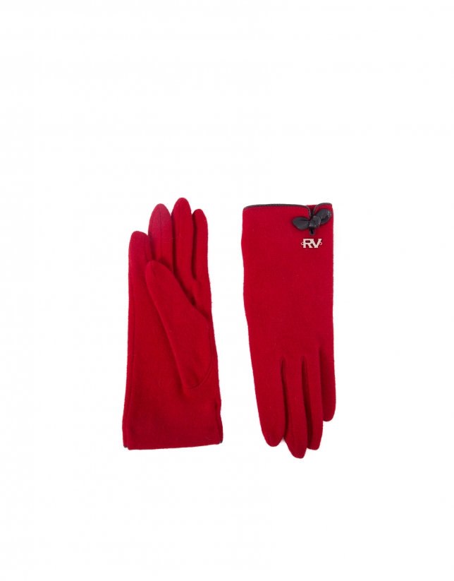 Red knit gloves.