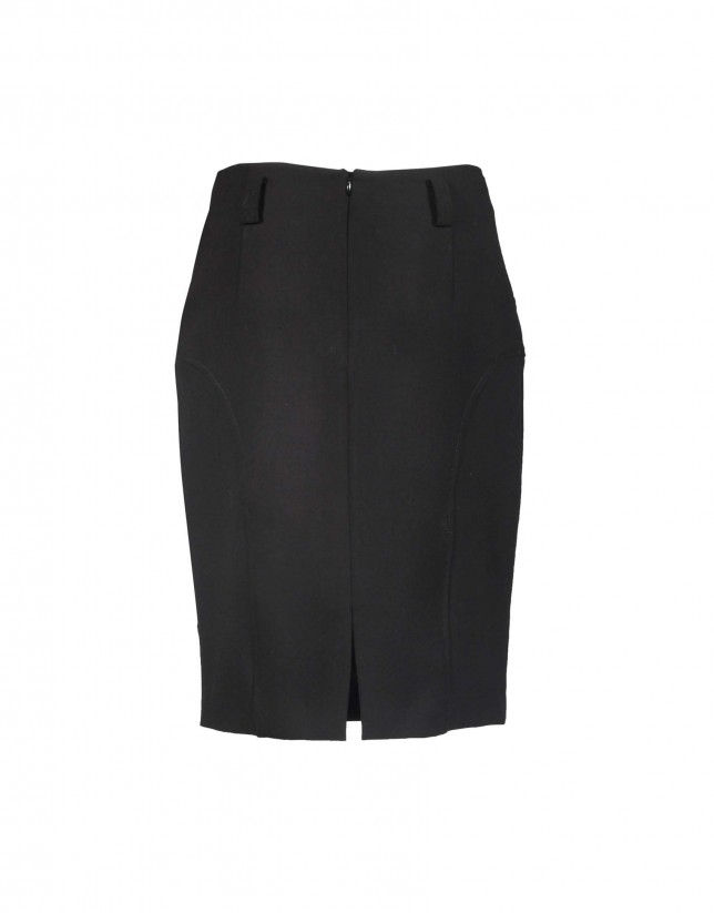 Black skirt with pockets