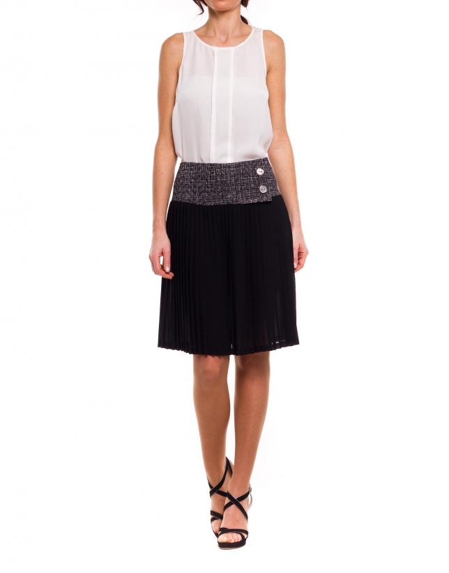 Pleated skirt with print yoke
