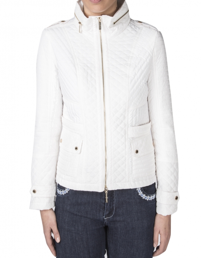 Short quilted jacket 