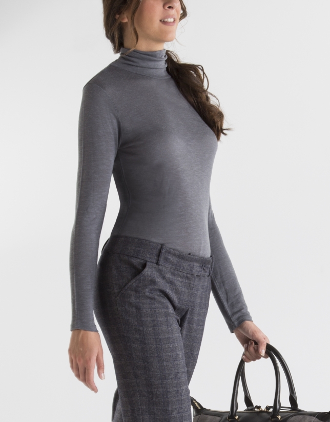 Grey t-shirt with turtle neck