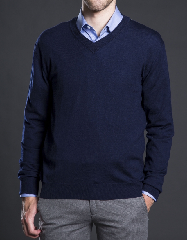 Basic navy blue knit sweater 