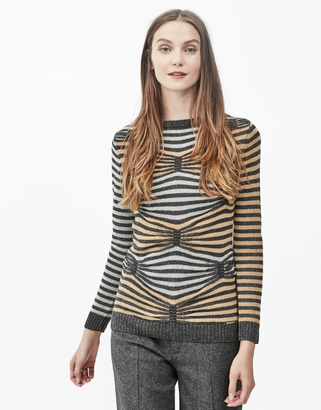 Grey sweater with geometric design