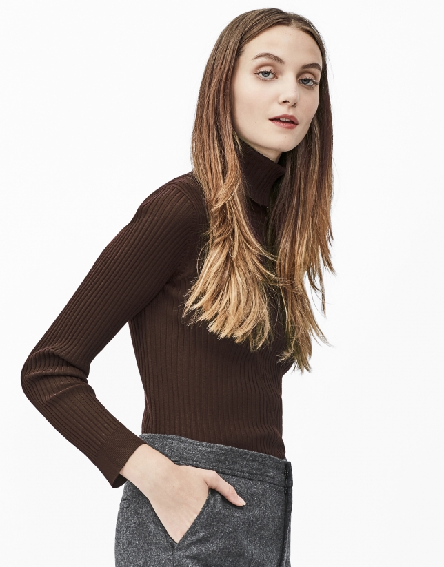 Brown ribbed sweater
