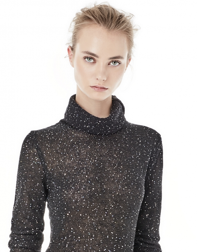 Black knit top with sequins 