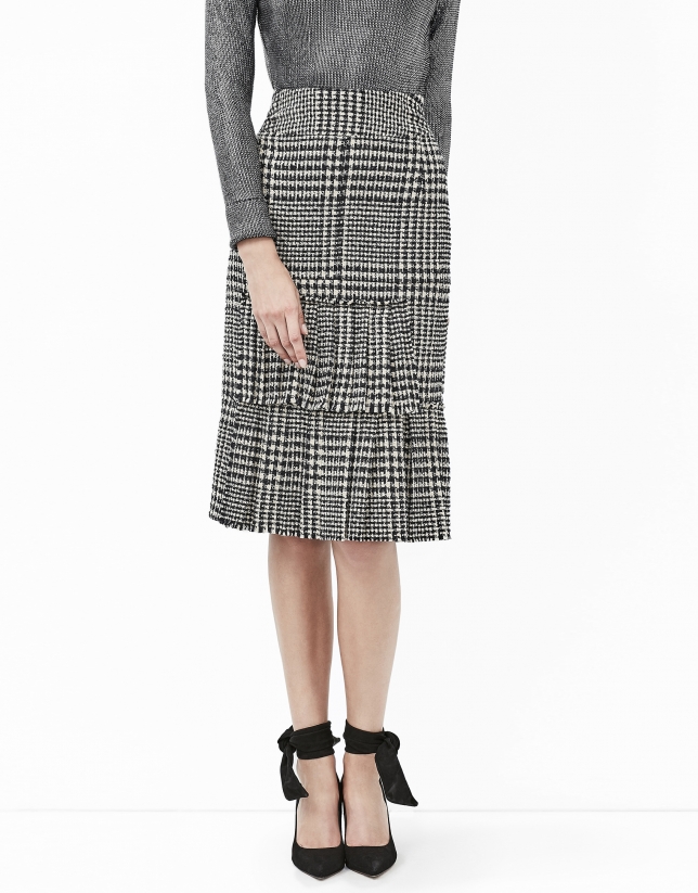 Checked skirt with puckering