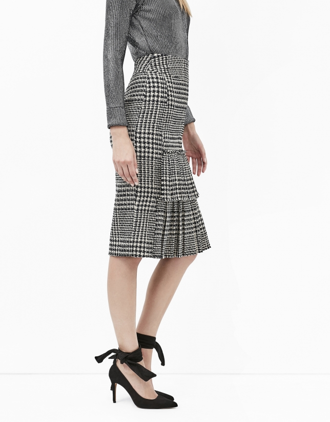 Checked skirt with puckering