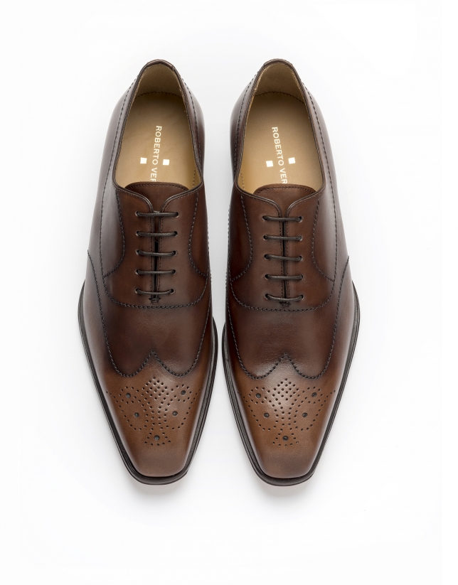 Brown Oxford shoes with Prussian seam