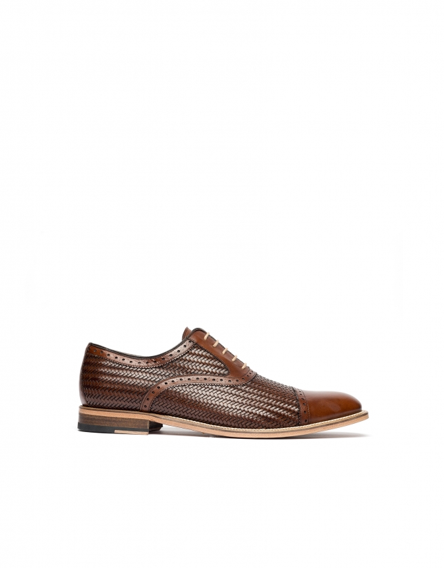 Brown Oxford brogues with braided leather effect