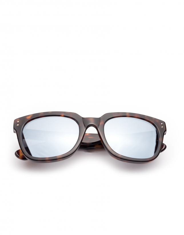 Brown tortoise plastic mirrored sunglasses